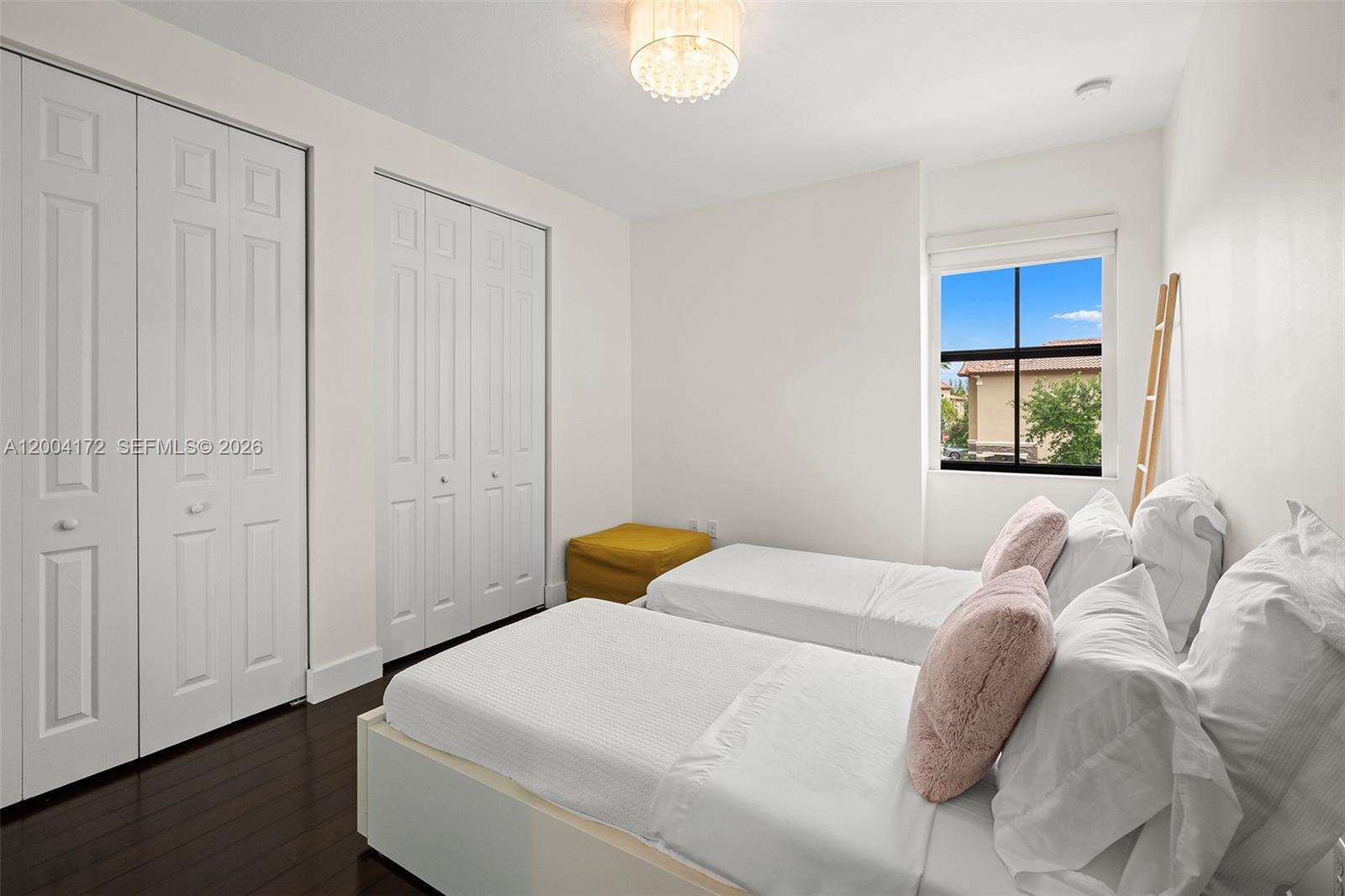 DORAL BREEZE - Residential