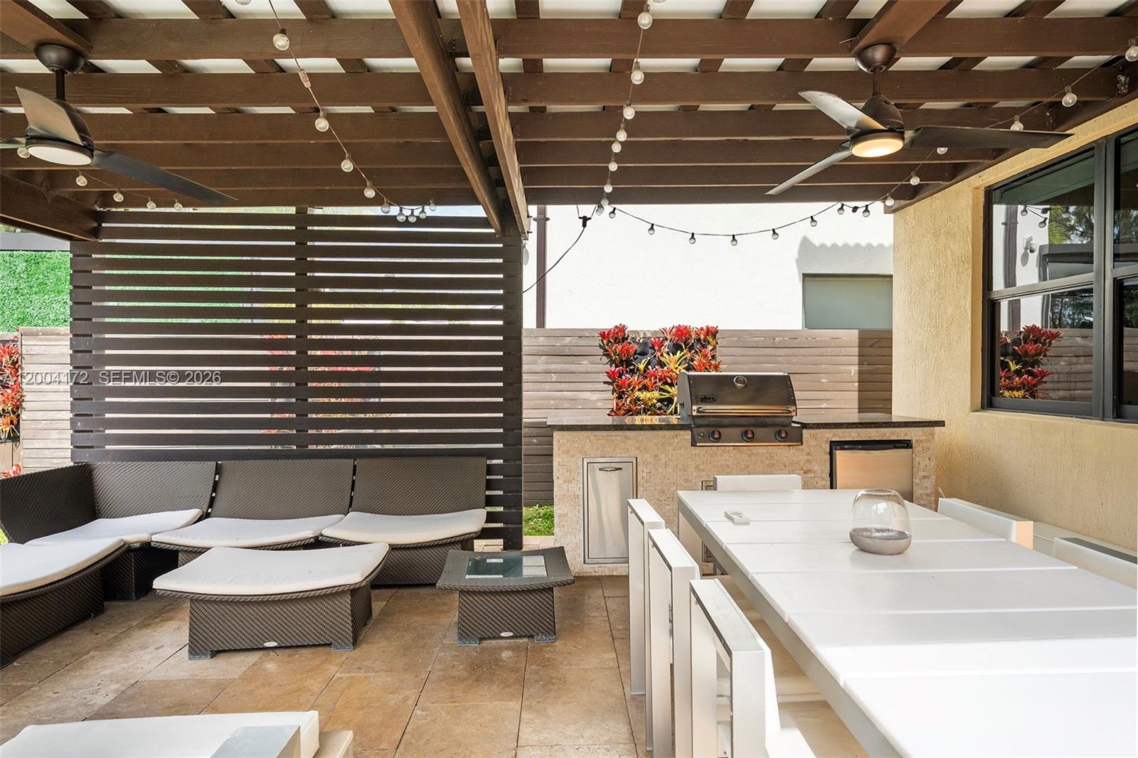 DORAL BREEZE - Residential