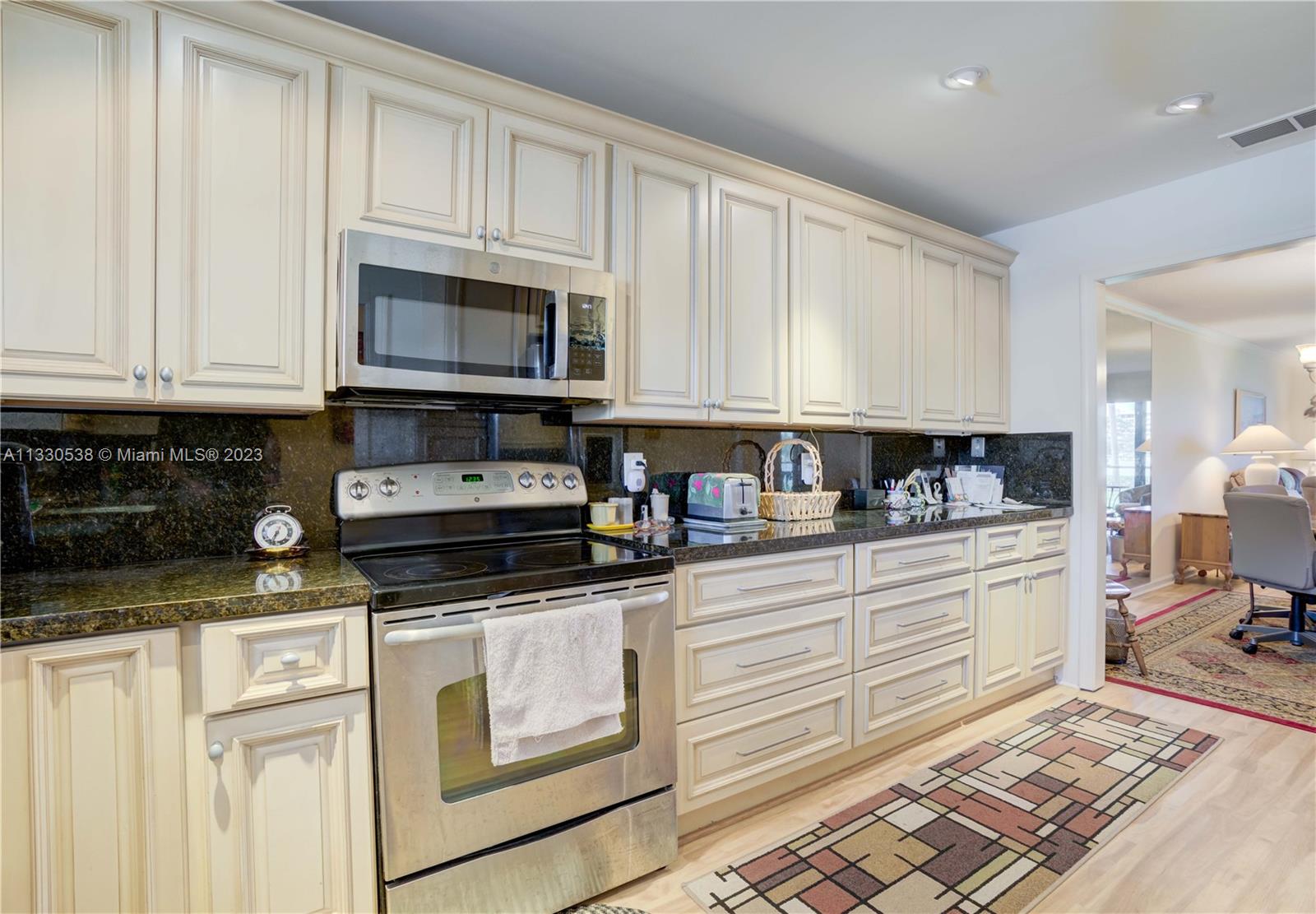 BROADVIEW CONDO - Residential