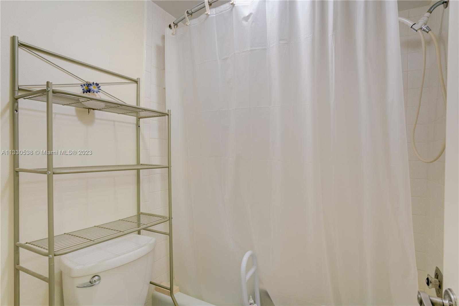 BROADVIEW CONDO - Residential