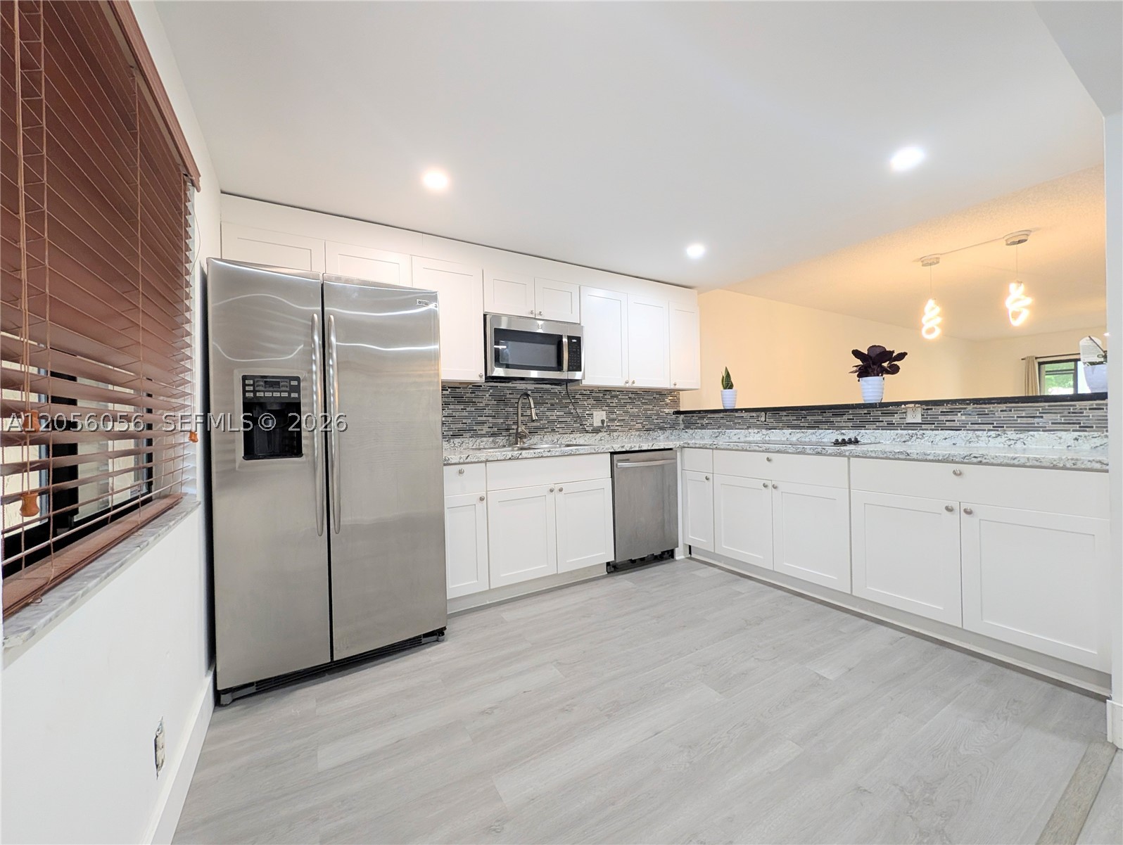 RACQUET CLUB APTS AT BONA - Residential