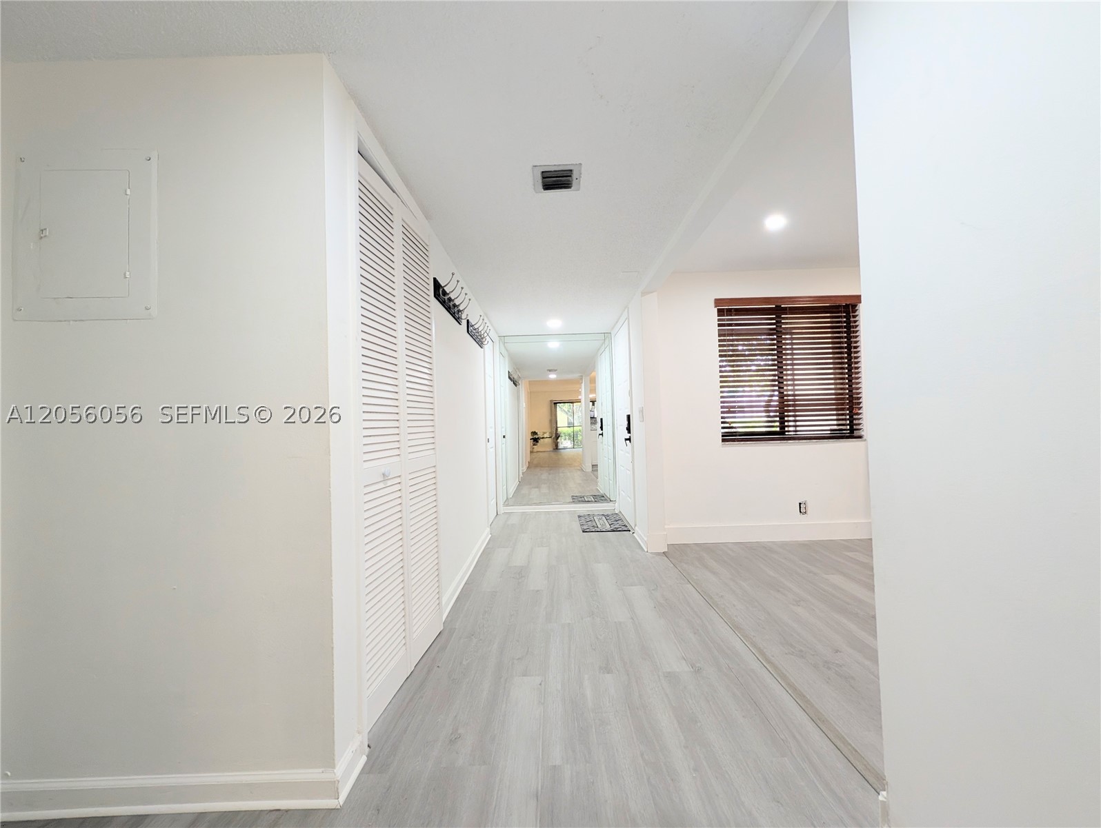RACQUET CLUB APTS AT BONA - Residential