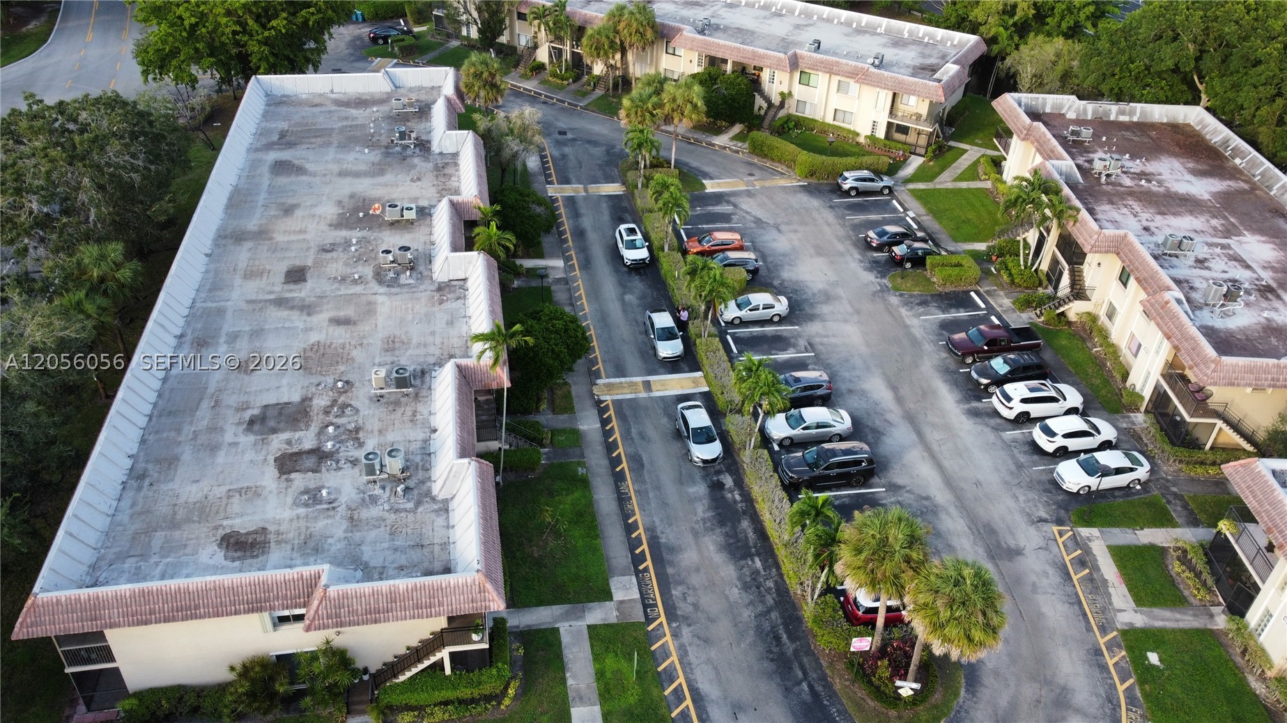 RACQUET CLUB APTS AT BONA - Residential