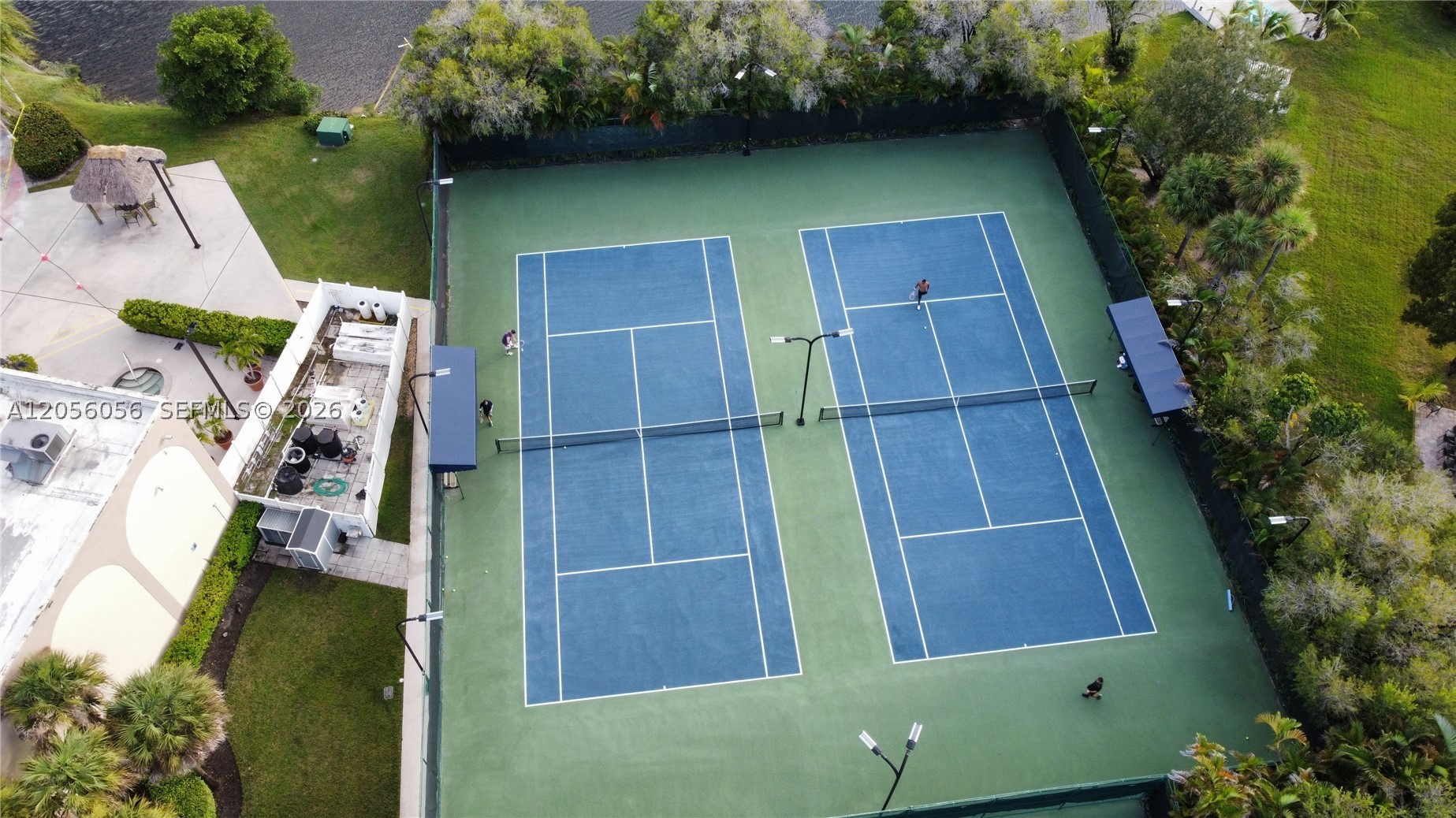 RACQUET CLUB APTS AT BONA - Residential