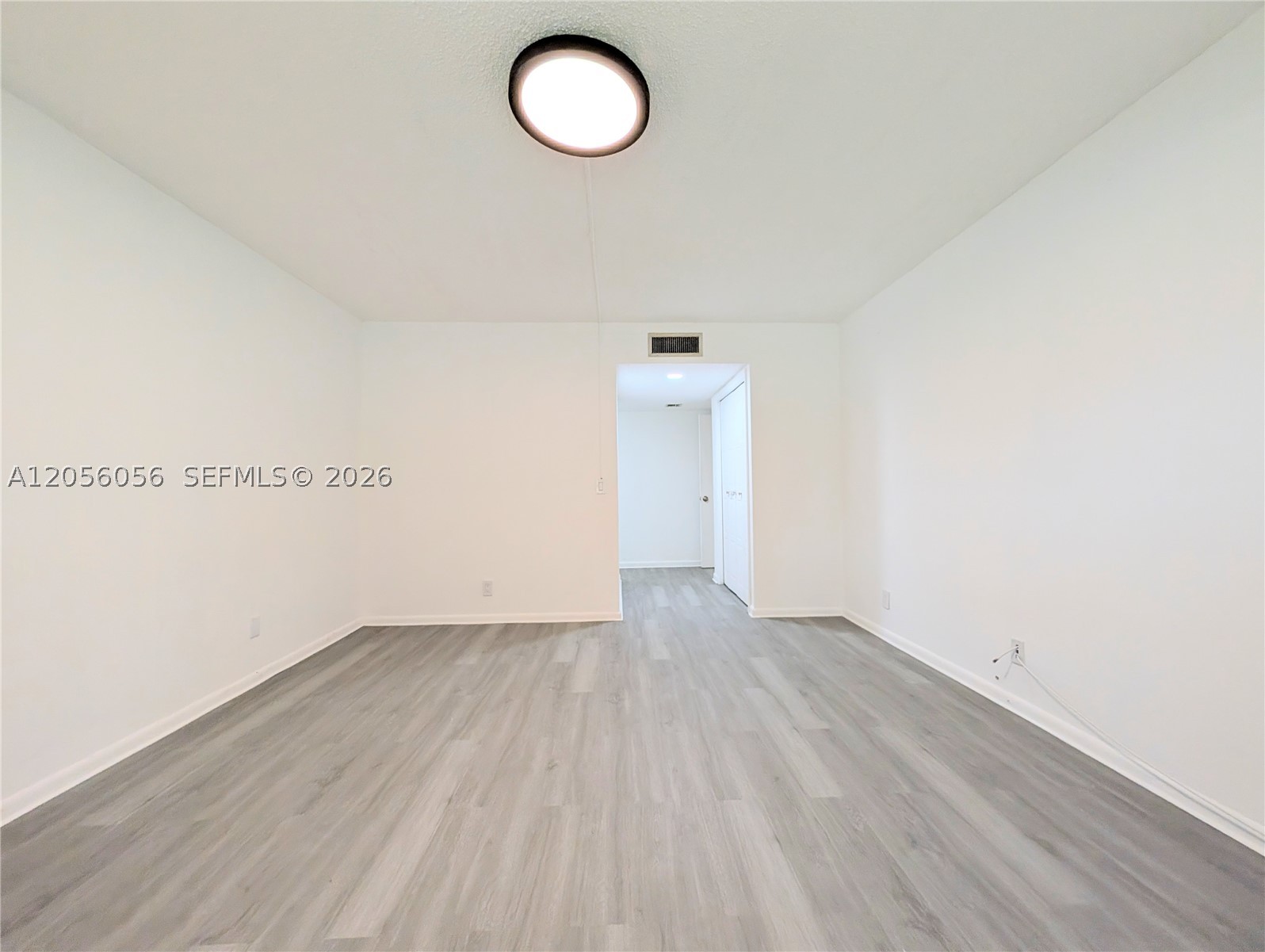 RACQUET CLUB APTS AT BONA - Residential