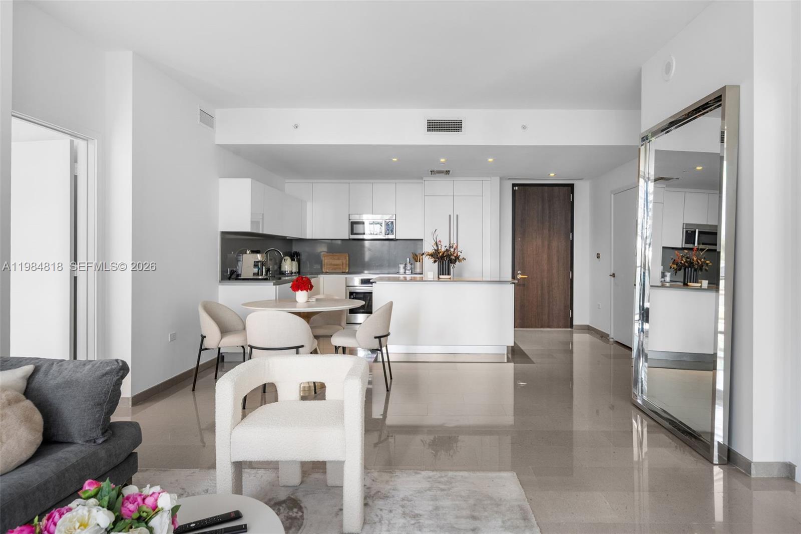 RISE CONDO - Residential