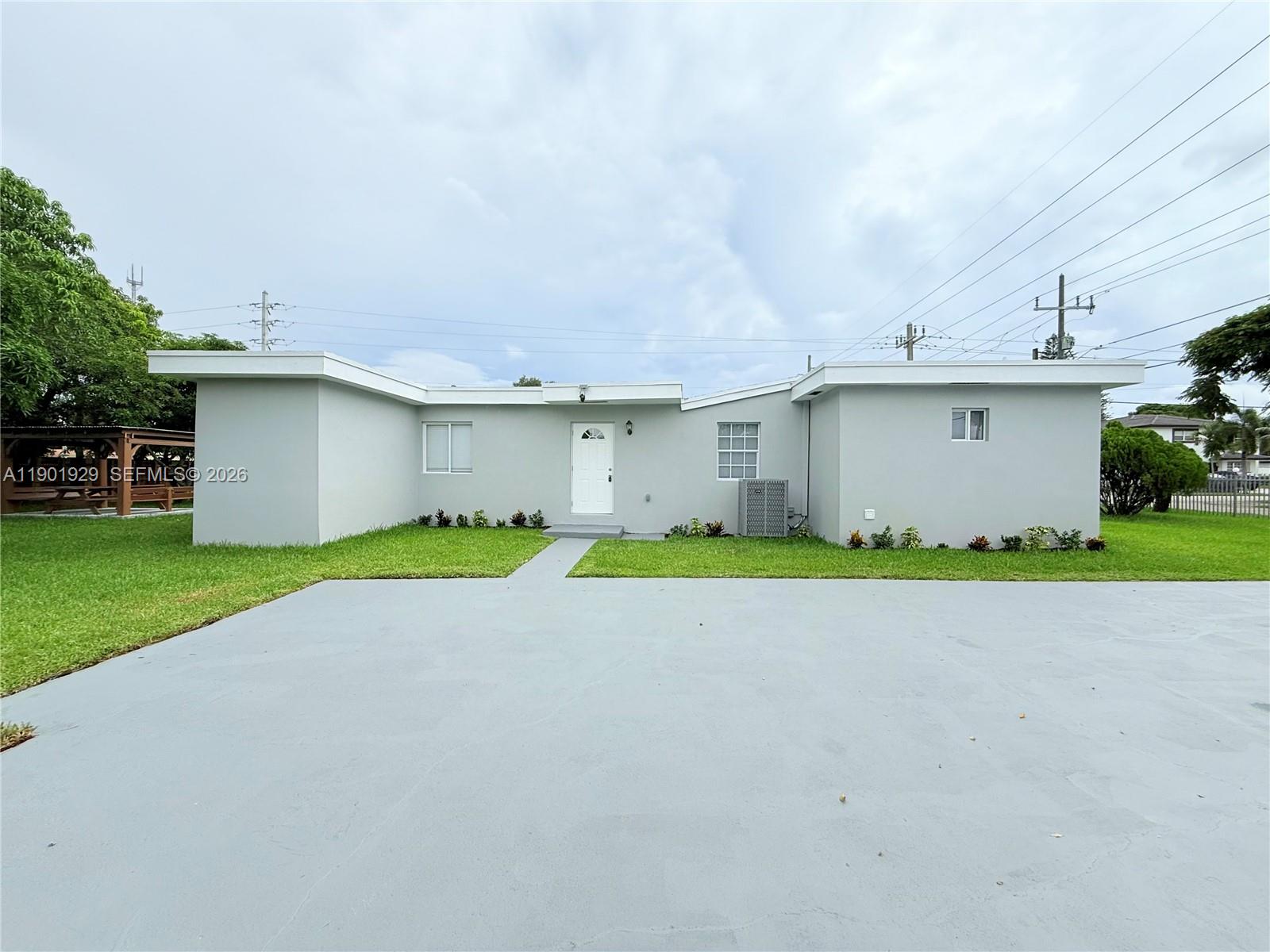 Stunning fully remodeled 5-bedroom,4-bath,2-kitchen-Two laudry in the heart of West Park,Real 2,190 sq.ft.
living area. Flexible layout can function as two separate residences.
Features a new roof with permit.new A/C with new ducts,complete interior remodel, new electrical panel, feeder
wire, and full house rewiring.new 2 unit water heaters, smoke detectors, new water pipe lines,and new sewer linesto city connection.Additional highlights: new interior/exterior doors, flooring,baseboards, two fully remodeled
kitchens with hardwood cabinets,new electrical and plumbing fixtures, fresh stucco,inte./ext. paint, new driveway
finish,newsprinkler system.One electric meter and one water meter, with two separate interior electrical panels.A
must see!