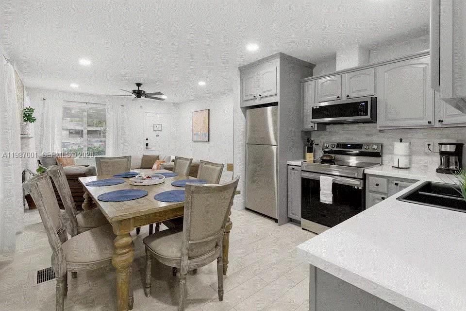 OAKLAND PARK SECOND ADD - Residential