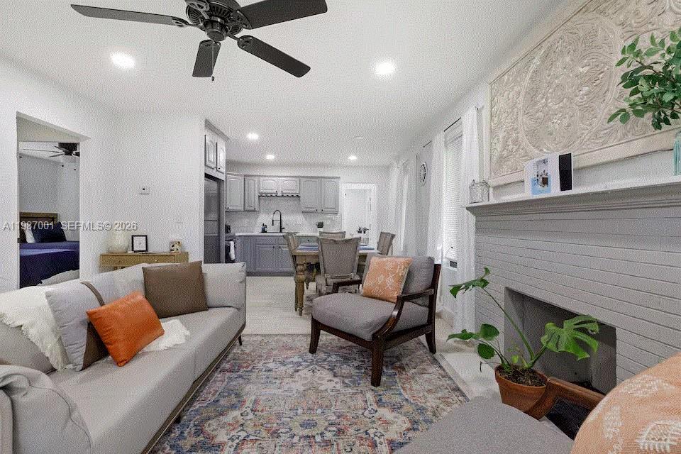 OAKLAND PARK SECOND ADD - Residential
