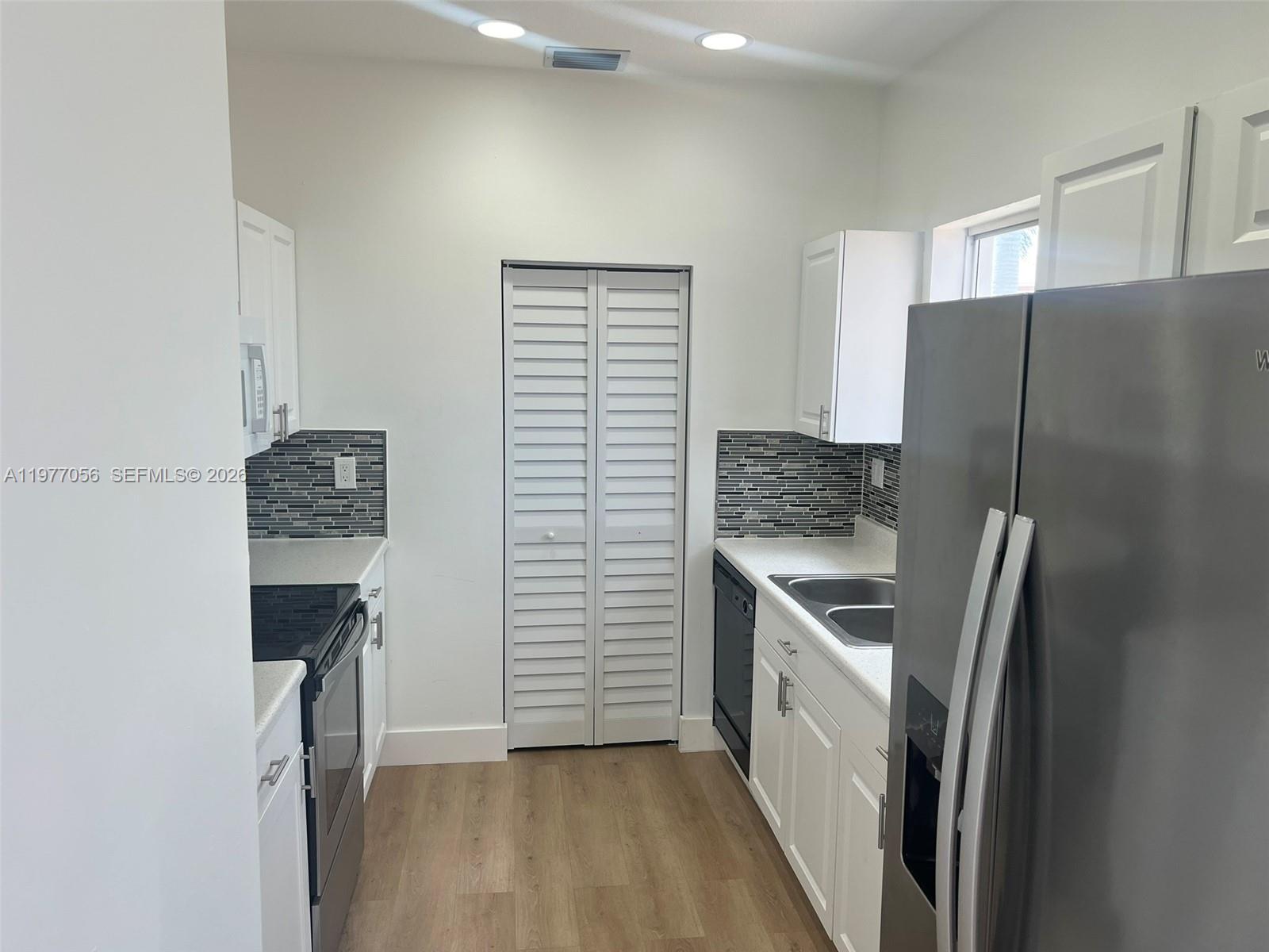 MEGHANS PLACE - Residential