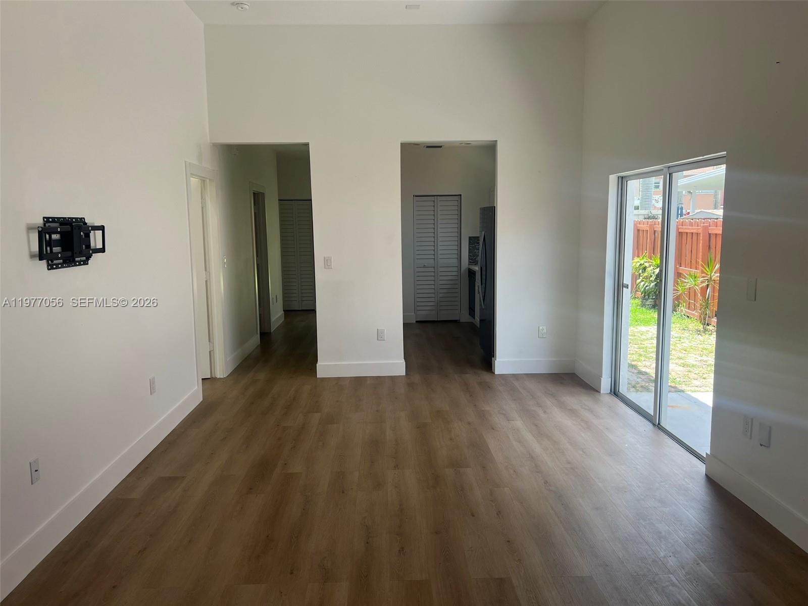 MEGHANS PLACE - Residential