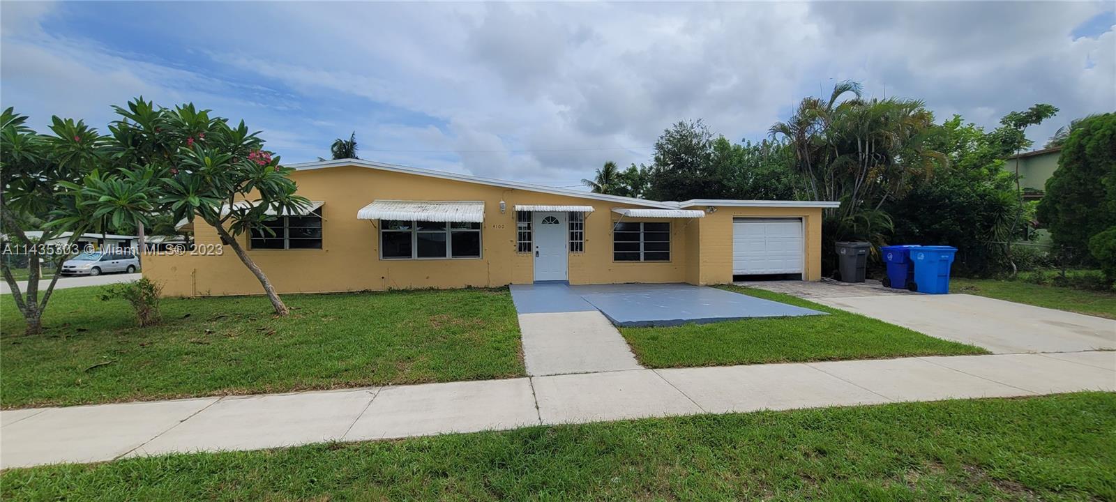 Professionally Maintained and Managed home. Features updated exterior paint as well as an updated interior throughout. Kitchen is updated and features newer appliances. Incredible investment opportunity or perfect for first time homes buyer. Ready to show priced to sell.
