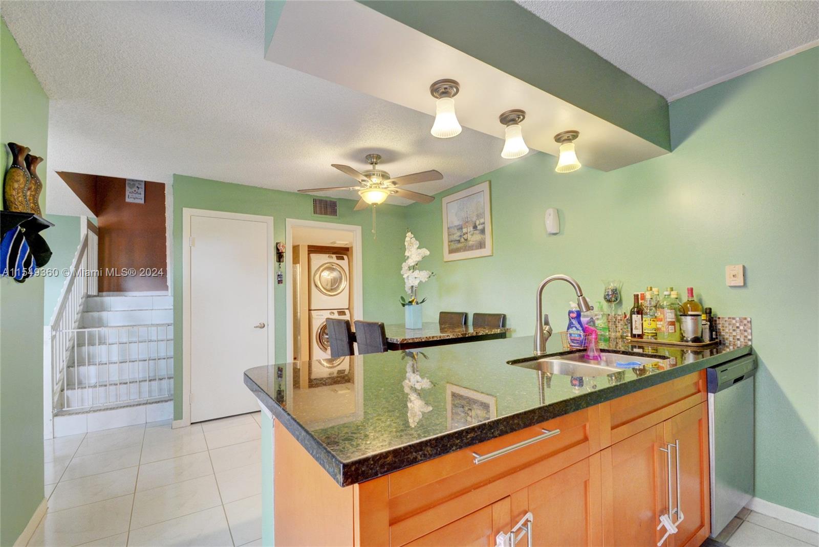 WOODVILLE - Residential