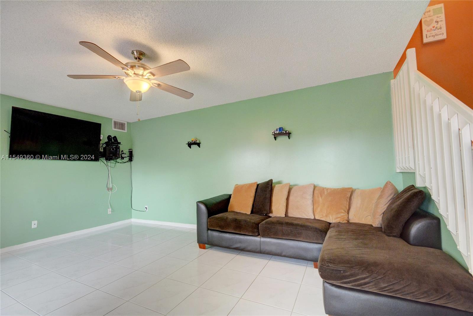 WOODVILLE - Residential