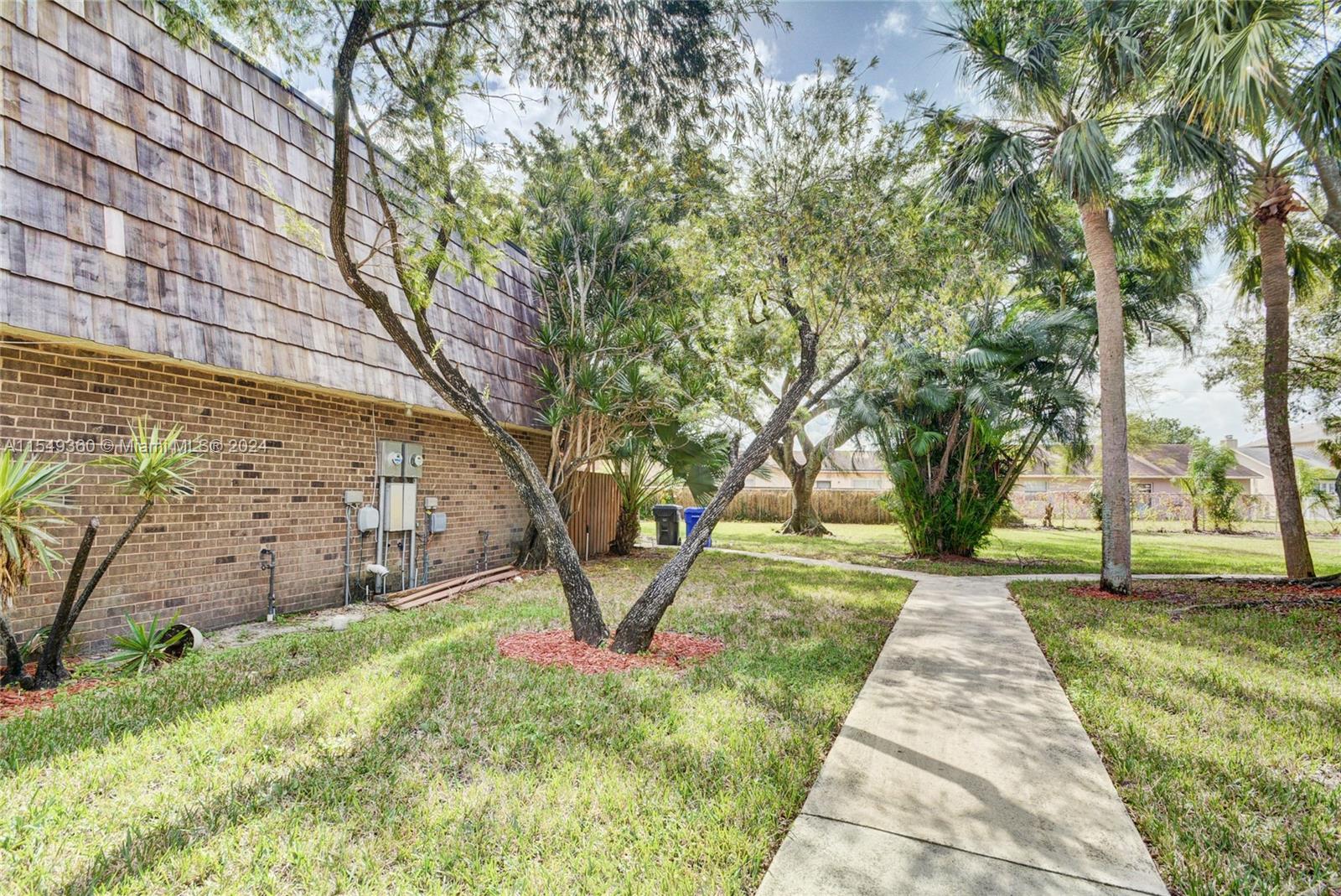 WOODVILLE - Residential