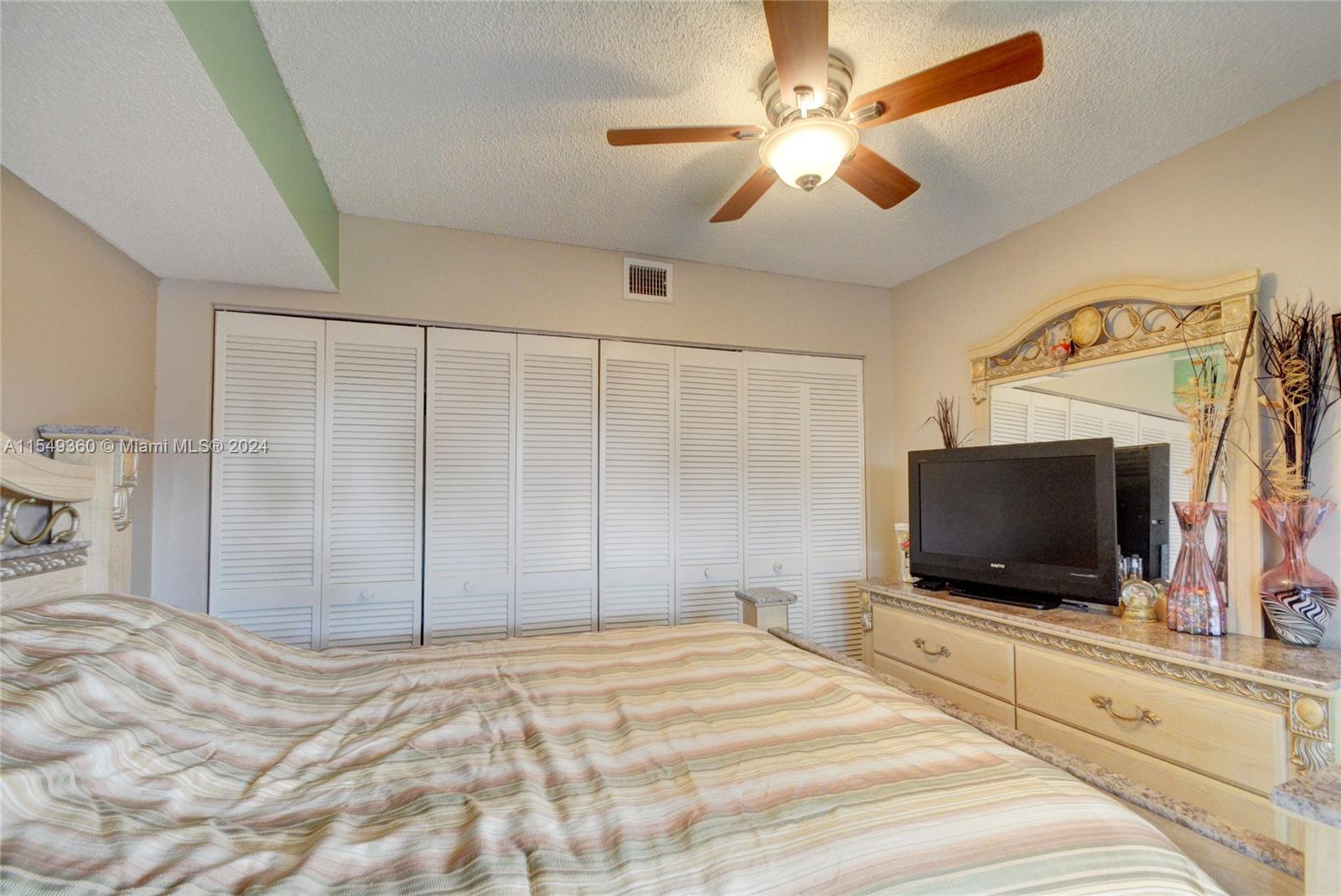WOODVILLE - Residential