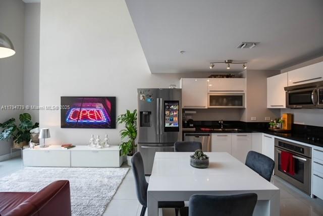 VIZCAYNE SOUTH CONDO - Residential Lease