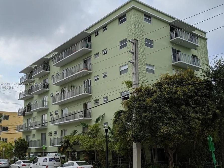 Nice 1 Bedroom condo, South of Fifth  quiet condo located  in the most  sought after neighborhood of  South Pointe. Walking distance to beach, restaurants, gym.