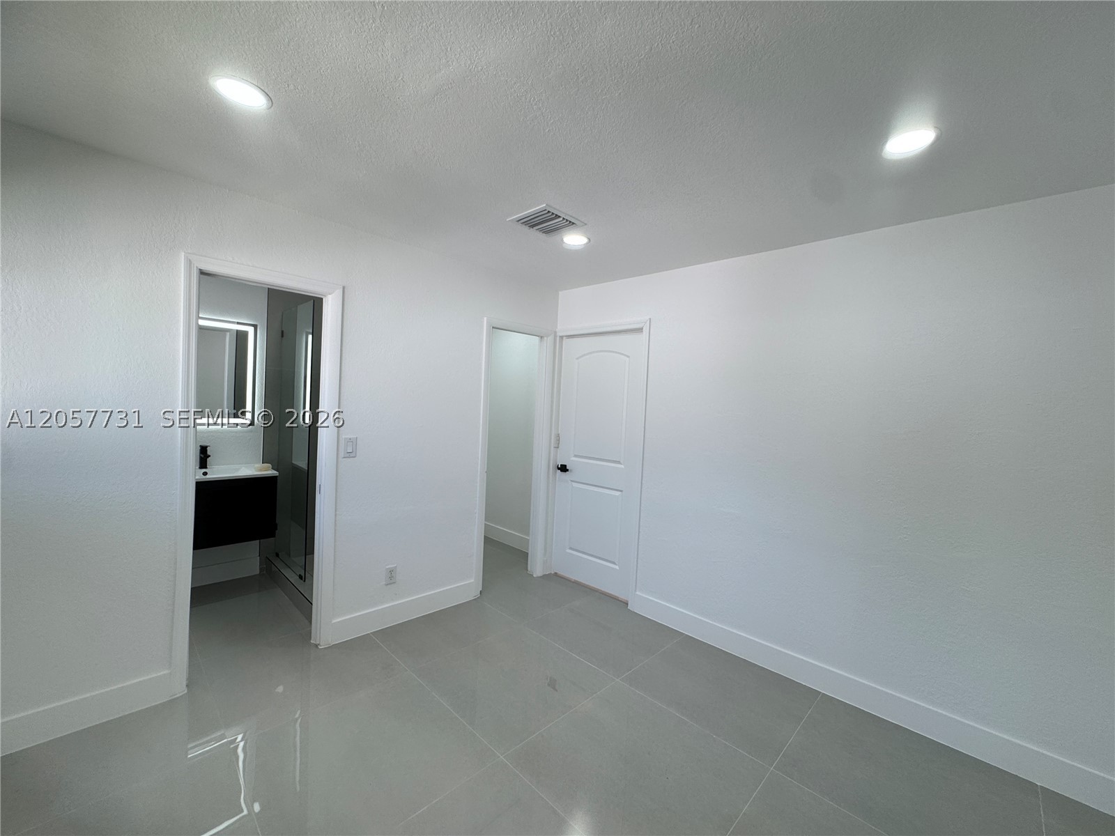 MANGO GARDENS - Residential