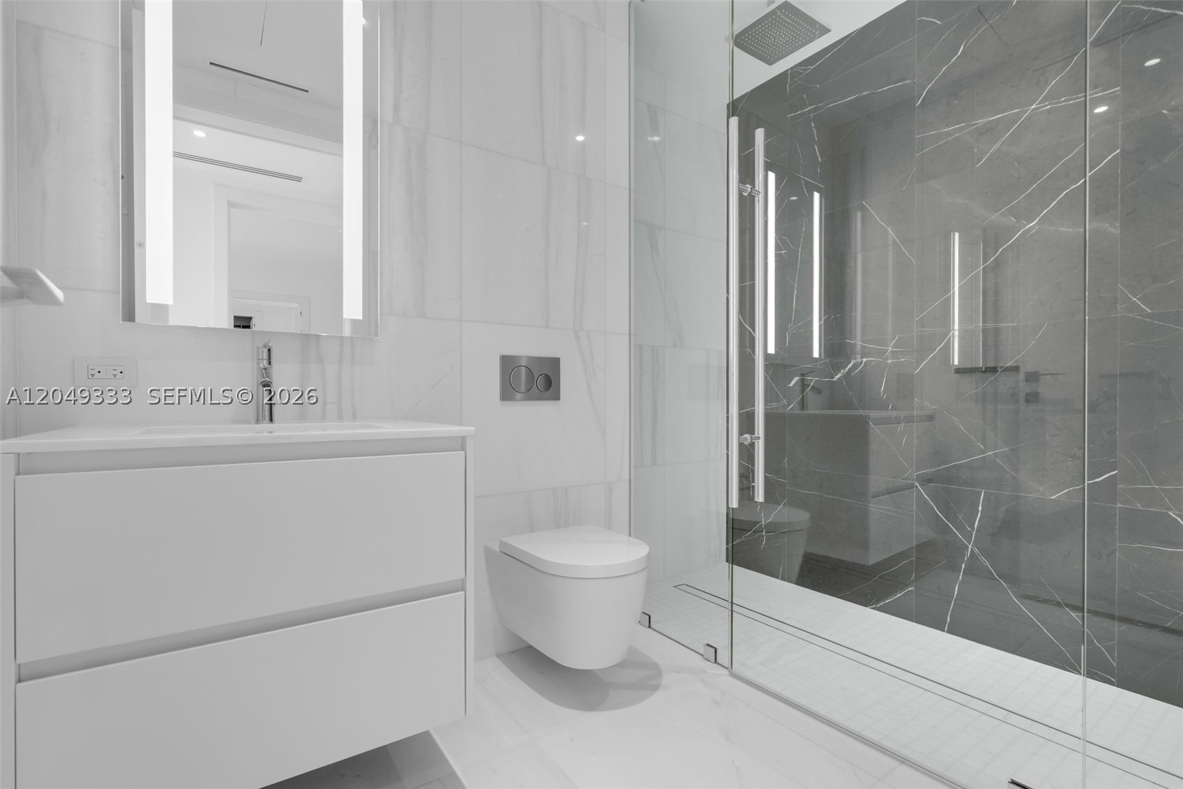 300 BISCAYNE BLVD WAY COND - Residential