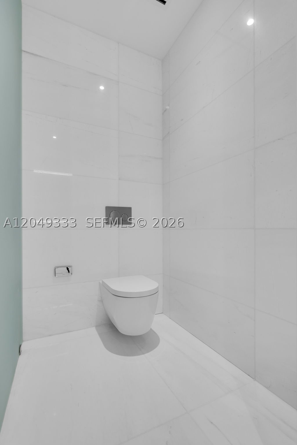 300 BISCAYNE BLVD WAY COND - Residential