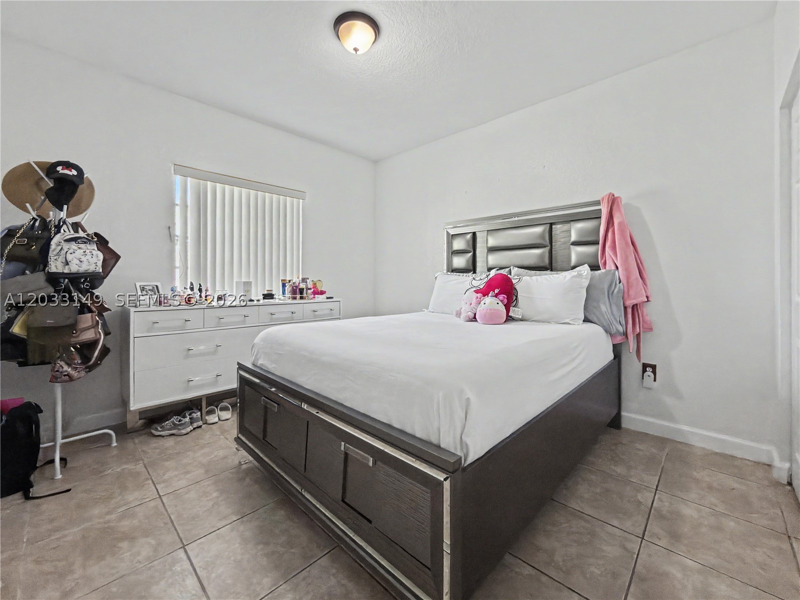BISCAYNE DRIVE ESTATES - Residential Lease