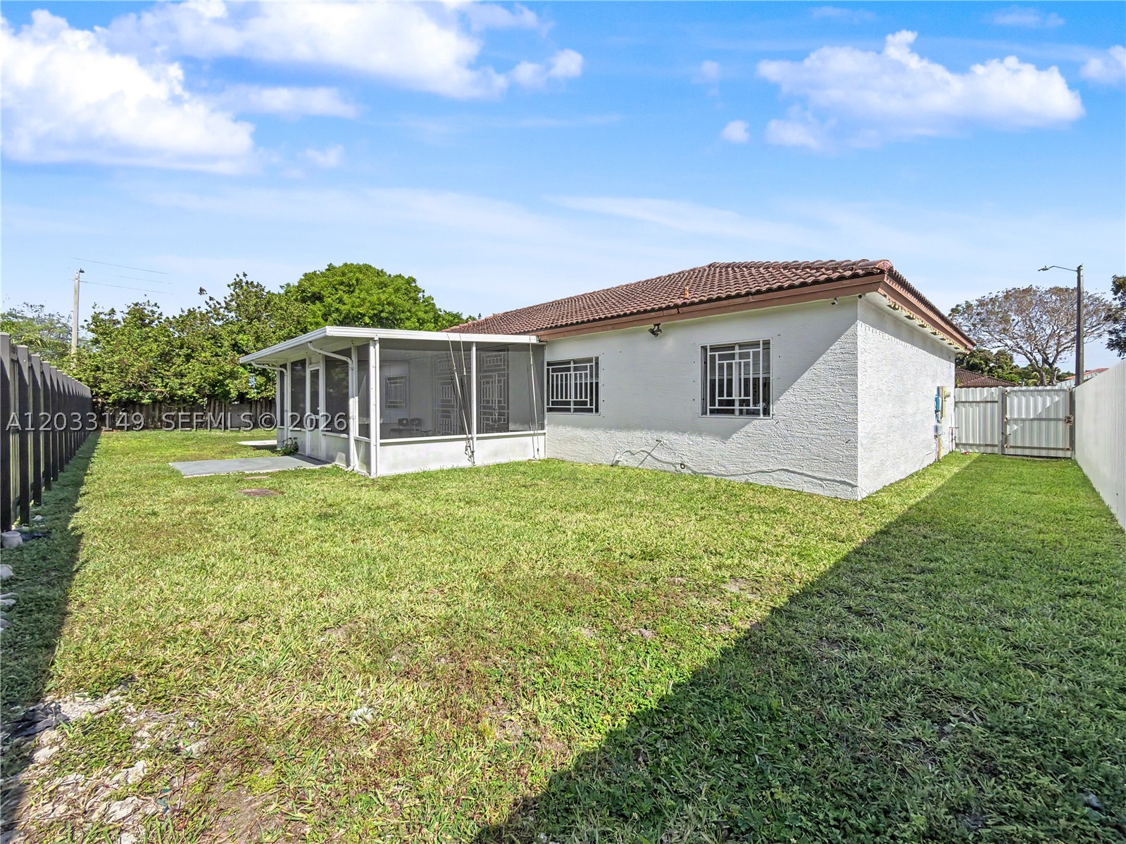 BISCAYNE DRIVE ESTATES - Residential Lease