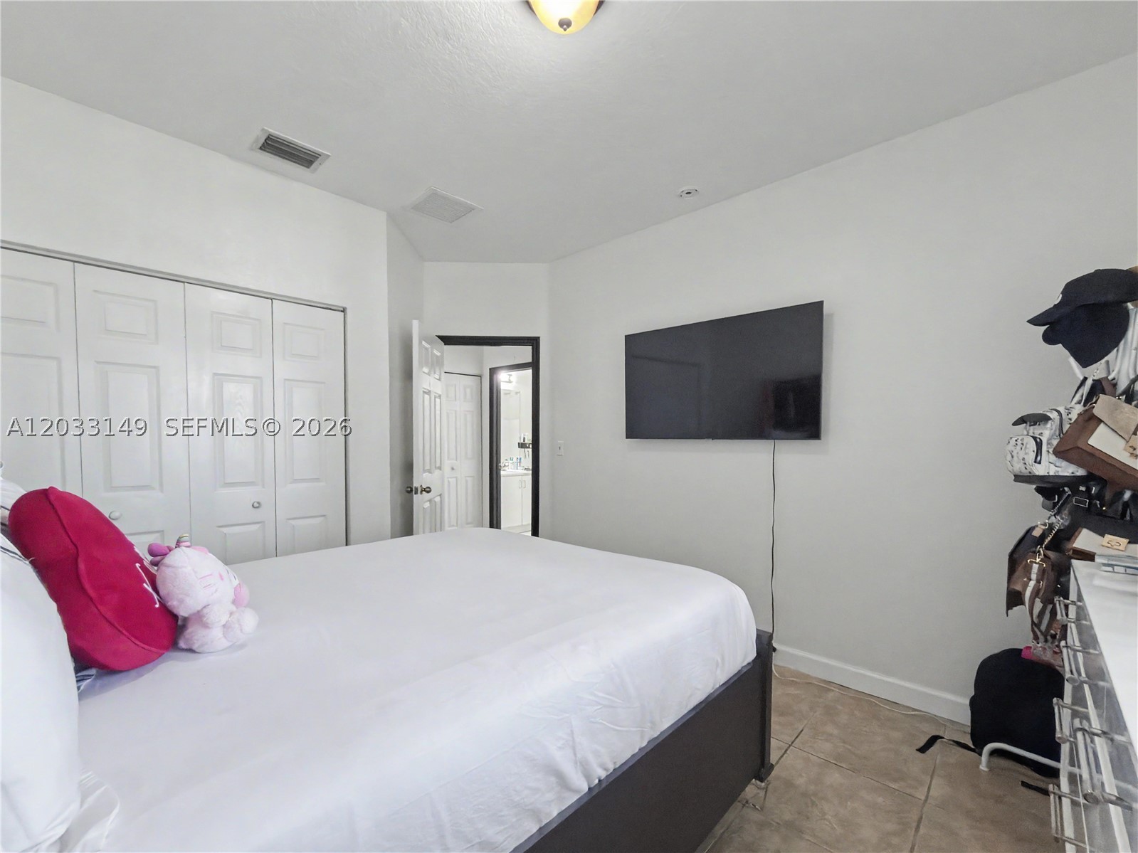 BISCAYNE DRIVE ESTATES - Residential Lease
