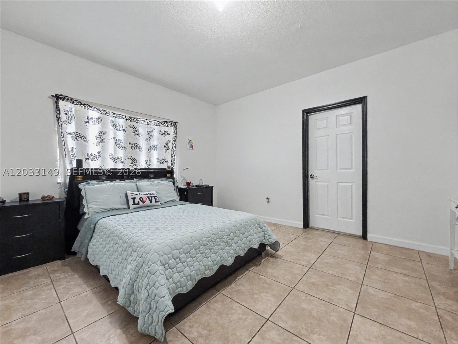 BISCAYNE DRIVE ESTATES - Residential Lease