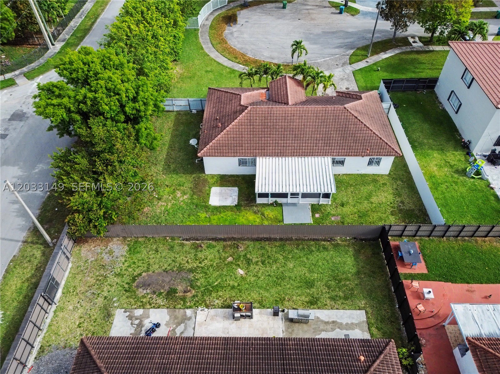 BISCAYNE DRIVE ESTATES - Residential Lease