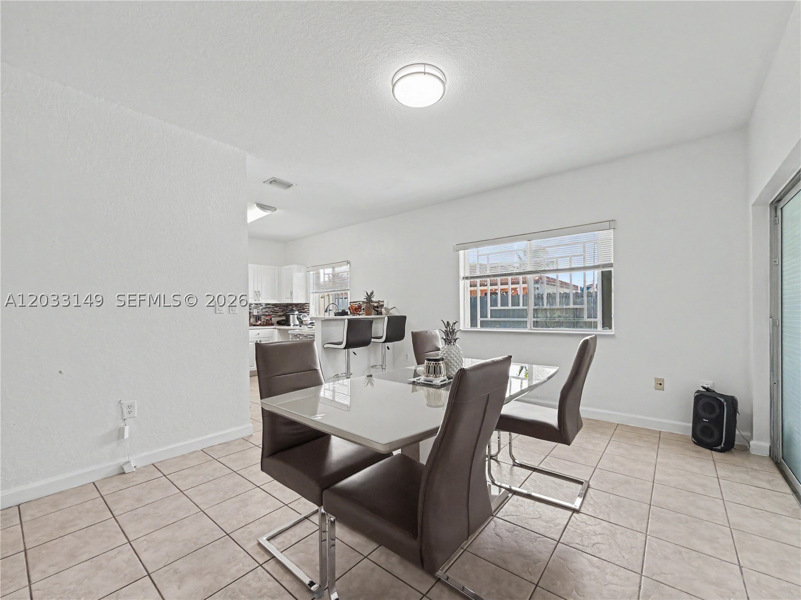 BISCAYNE DRIVE ESTATES - Residential Lease