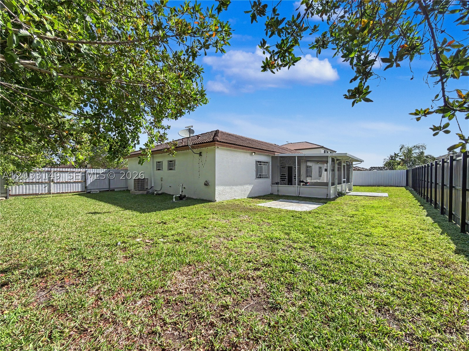 BISCAYNE DRIVE ESTATES - Residential Lease