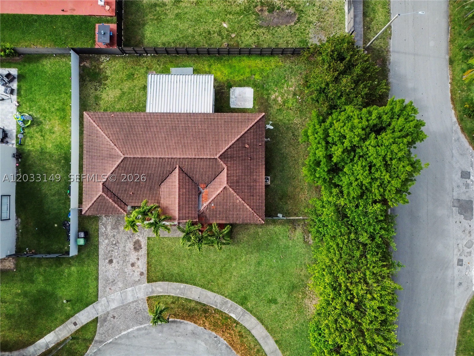 BISCAYNE DRIVE ESTATES - Residential Lease