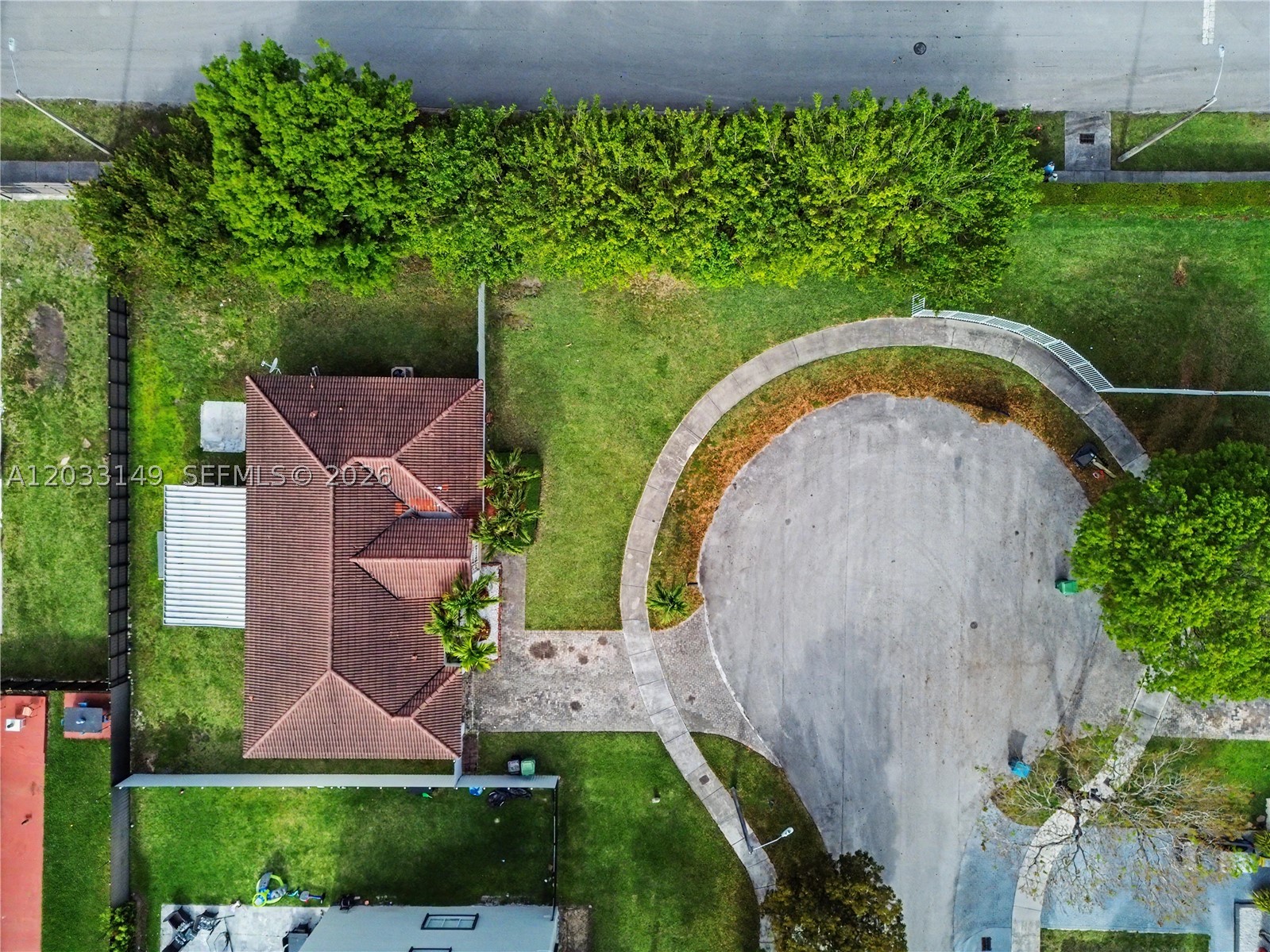 BISCAYNE DRIVE ESTATES - Residential Lease