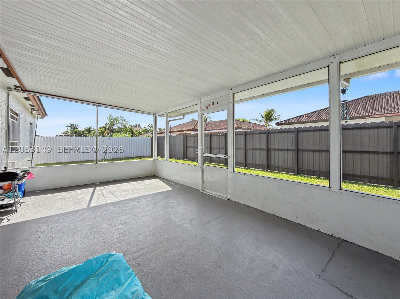 BISCAYNE DRIVE ESTATES - Residential Lease