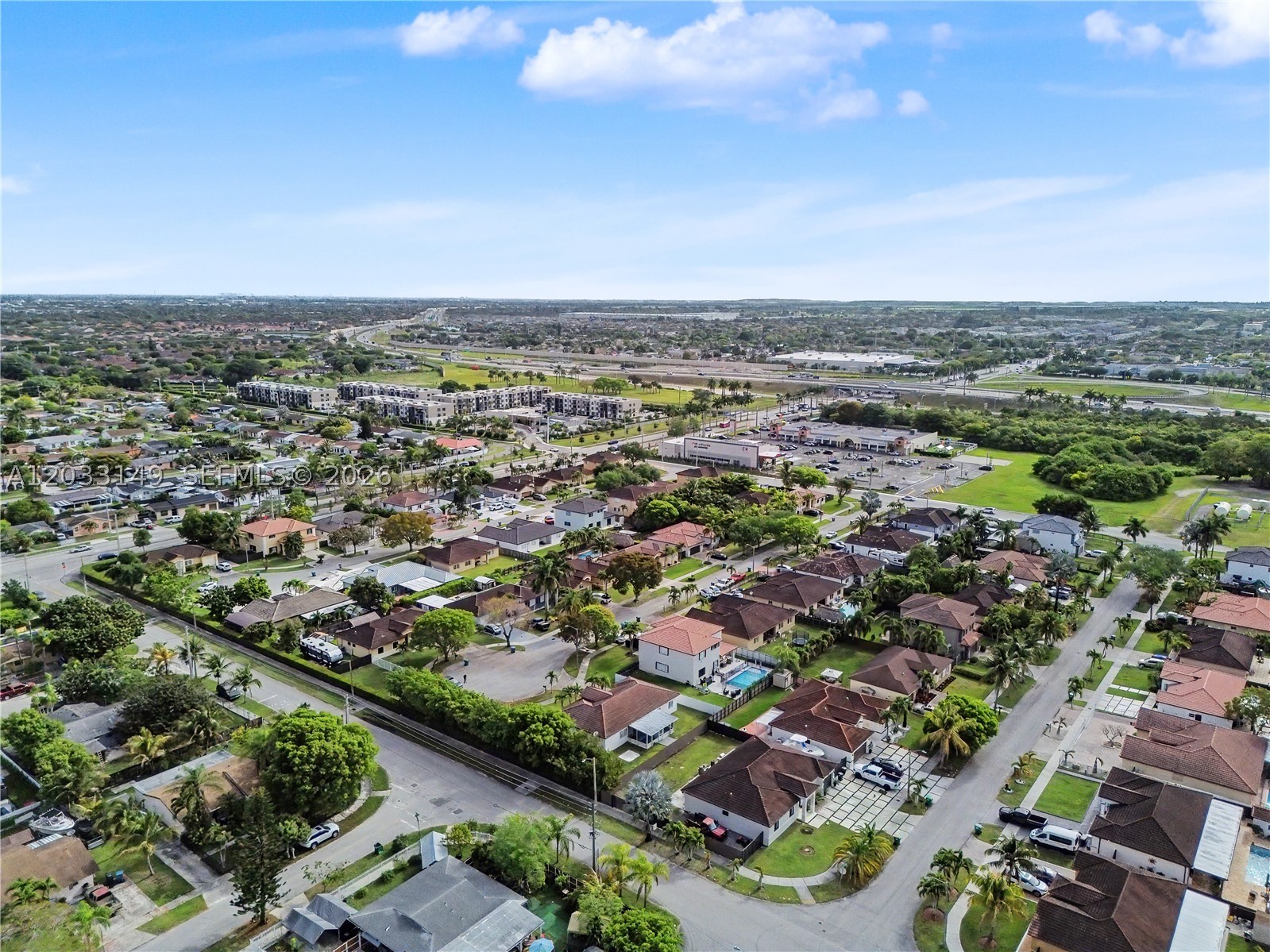 BISCAYNE DRIVE ESTATES - Residential Lease