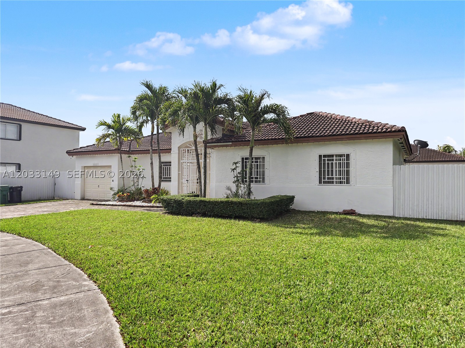 BISCAYNE DRIVE ESTATES - Residential Lease