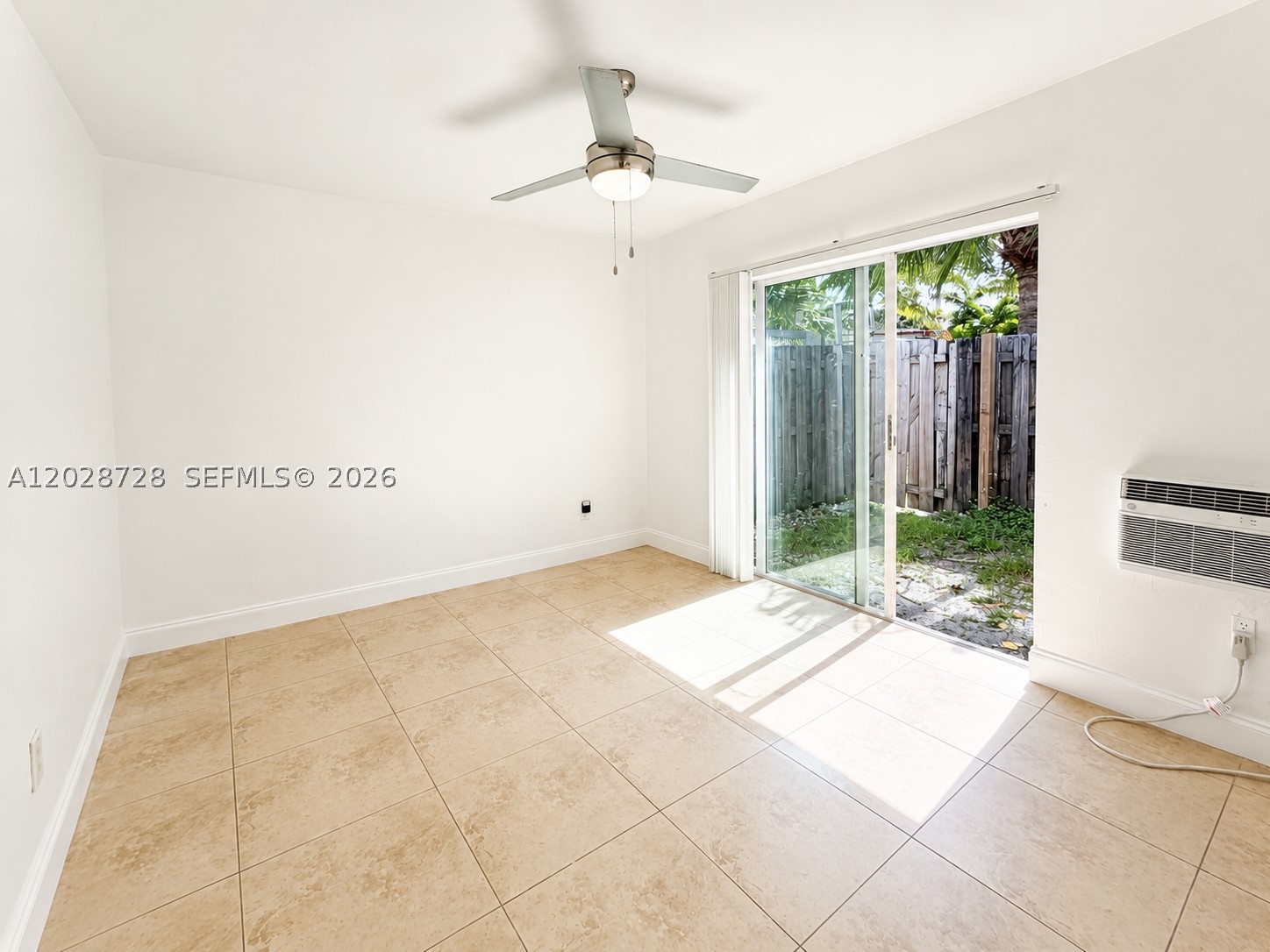 932 MOFFETT CONDO - Residential Lease