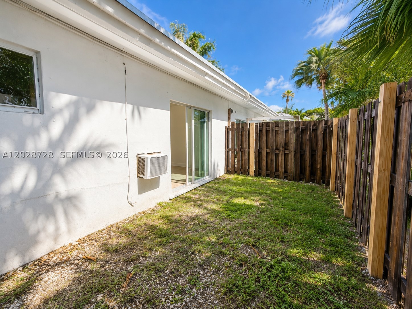 932 MOFFETT CONDO - Residential Lease