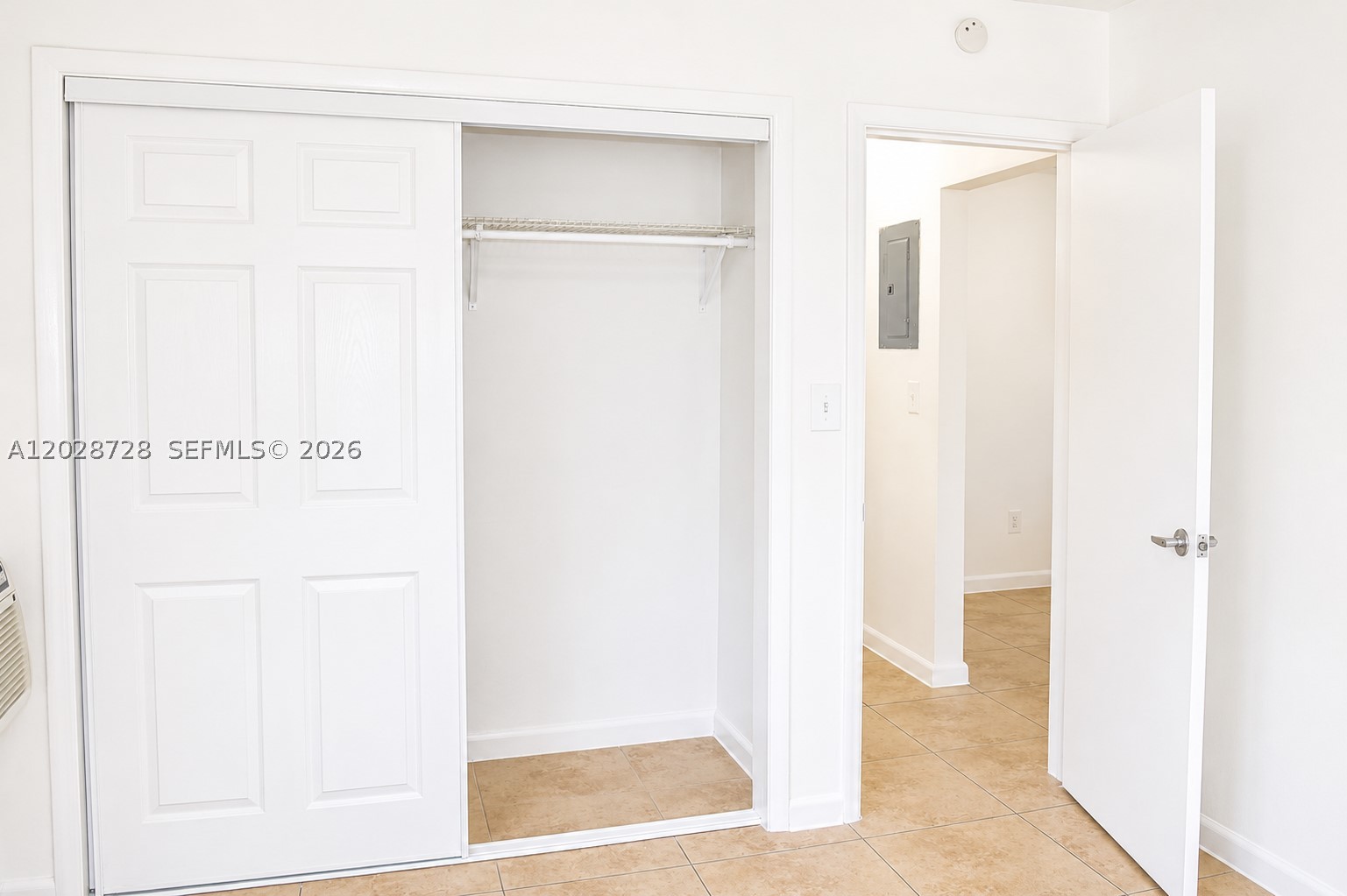 932 MOFFETT CONDO - Residential Lease