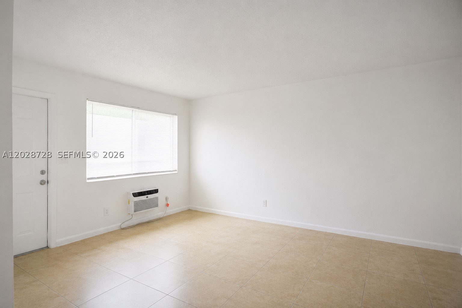932 MOFFETT CONDO - Residential Lease