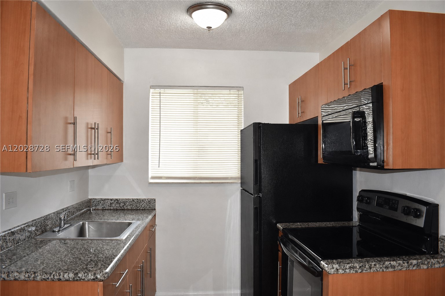 932 MOFFETT CONDO - Residential Lease