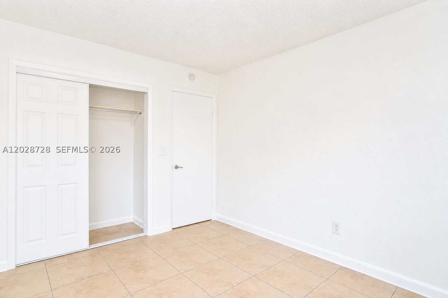 932 MOFFETT CONDO - Residential Lease