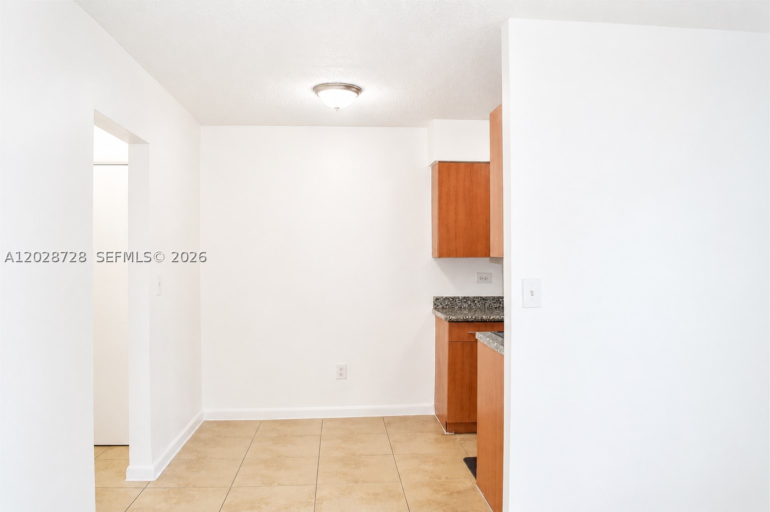 932 MOFFETT CONDO - Residential Lease