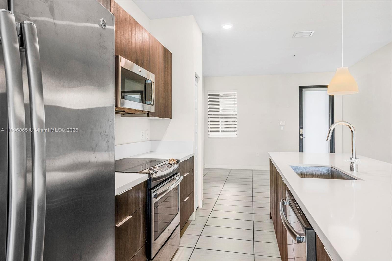 GRAND BAY SOUTH VILLAS - Residential Lease