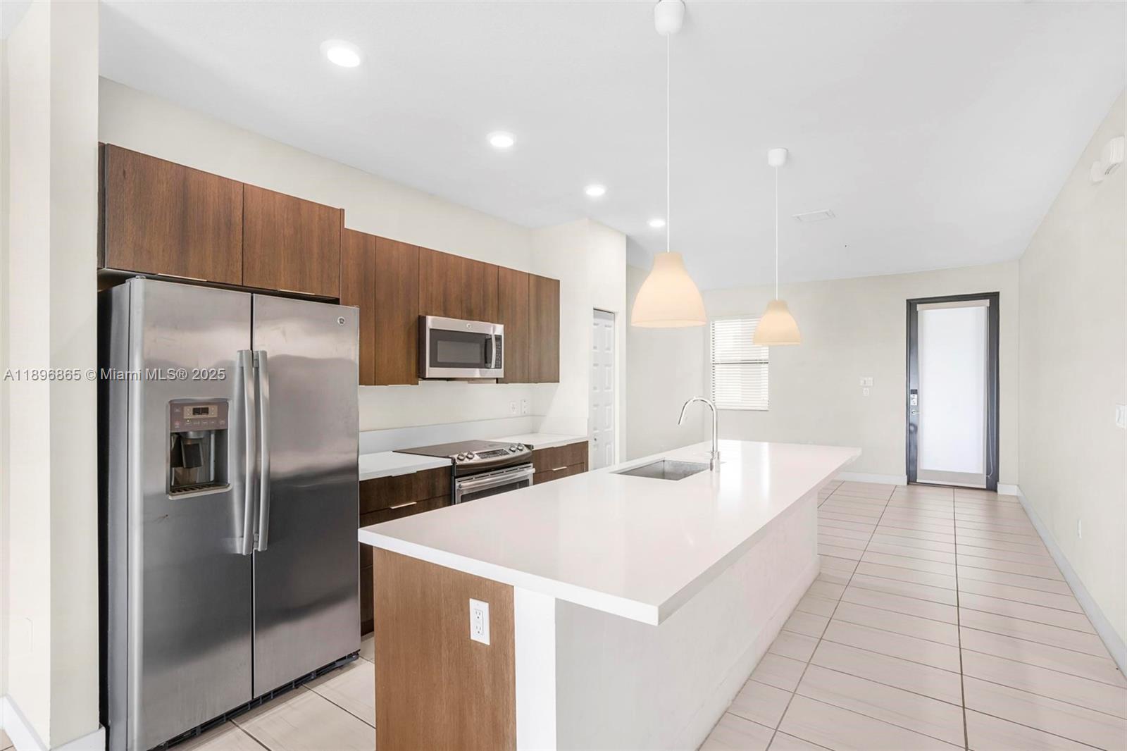 GRAND BAY SOUTH VILLAS - Residential Lease