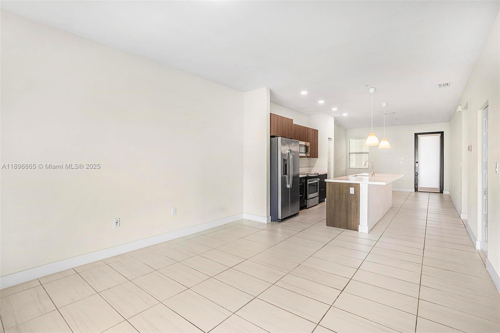 GRAND BAY SOUTH VILLAS - Residential Lease