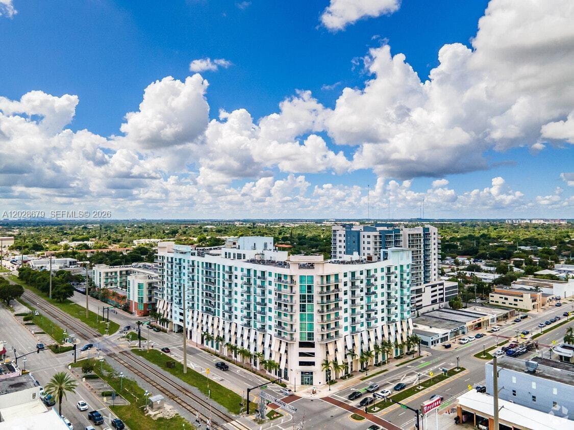HOLLYWOOD STATION - Residential Lease