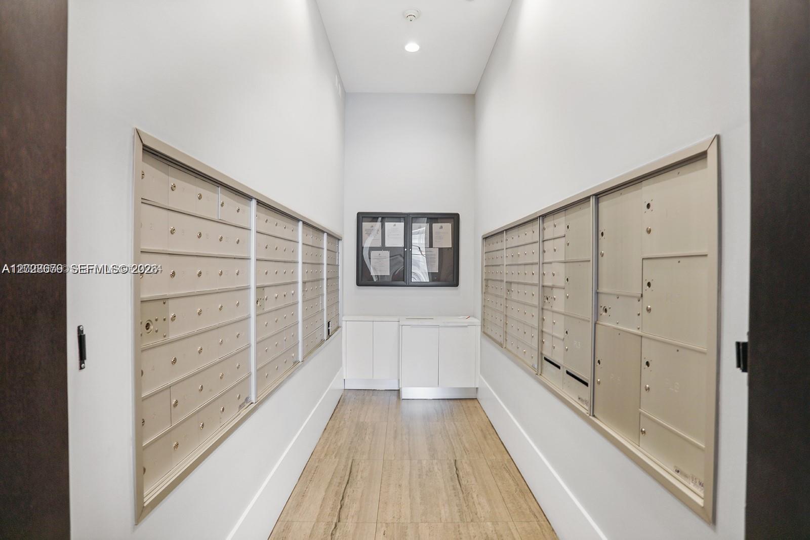 HOLLYWOOD STATION - Residential Lease