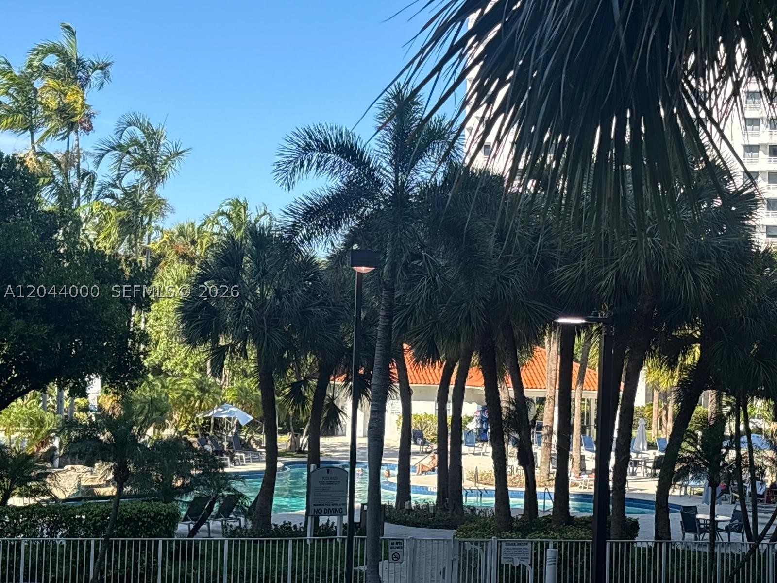 PARC CENTRAL AVENTURA SOU - Residential Lease